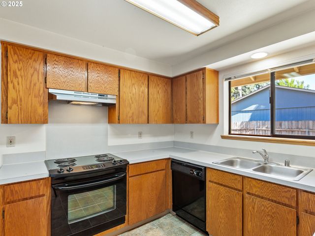 12406 Ne 37TH St, Vancouver, WA 98682