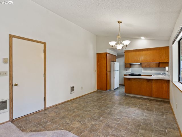 12406 Ne 37TH St, Vancouver, WA 98682