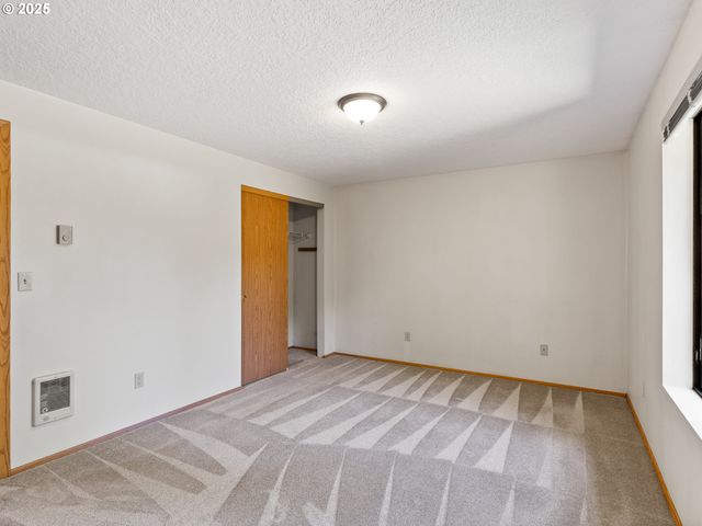 12406 Ne 37TH St, Vancouver, WA 98682