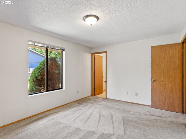 12406 Ne 37TH St, Vancouver, WA 98682