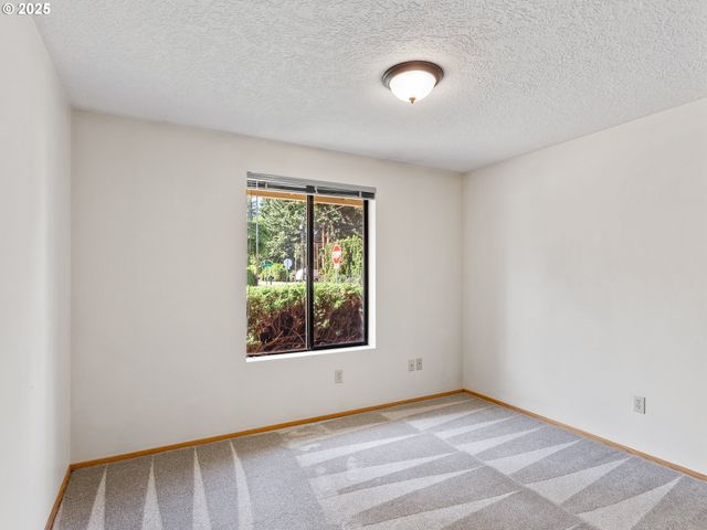 12406 Ne 37TH St, Vancouver, WA 98682