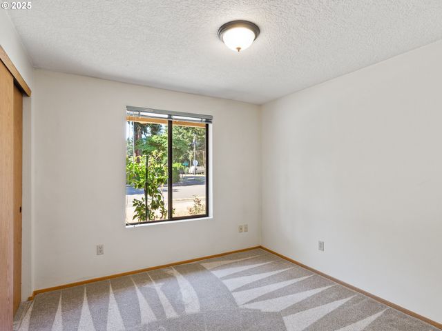 12406 Ne 37TH St, Vancouver, WA 98682