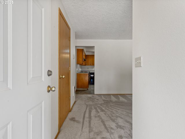 12406 Ne 37TH St, Vancouver, WA 98682