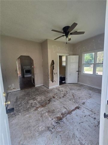 809 W Lexington Street, Richmond, MO 64085