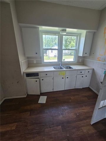 809 W Lexington Street, Richmond, MO 64085