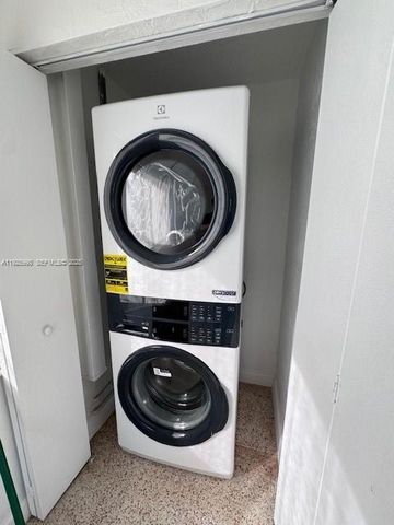 900 SW 5th Ave 4, Miami, FL 33130