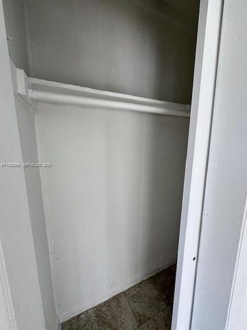 900 SW 5th Ave 4, Miami, FL 33130