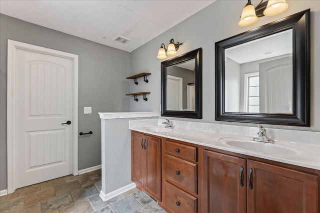 1484 Apache Way, Clarksville, TN 37042