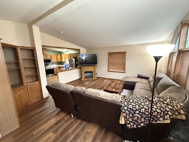 N115W21106 Brookside Circle, Germantown, WI 53022