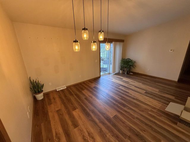 N115W21106 Brookside Circle, Germantown, WI 53022