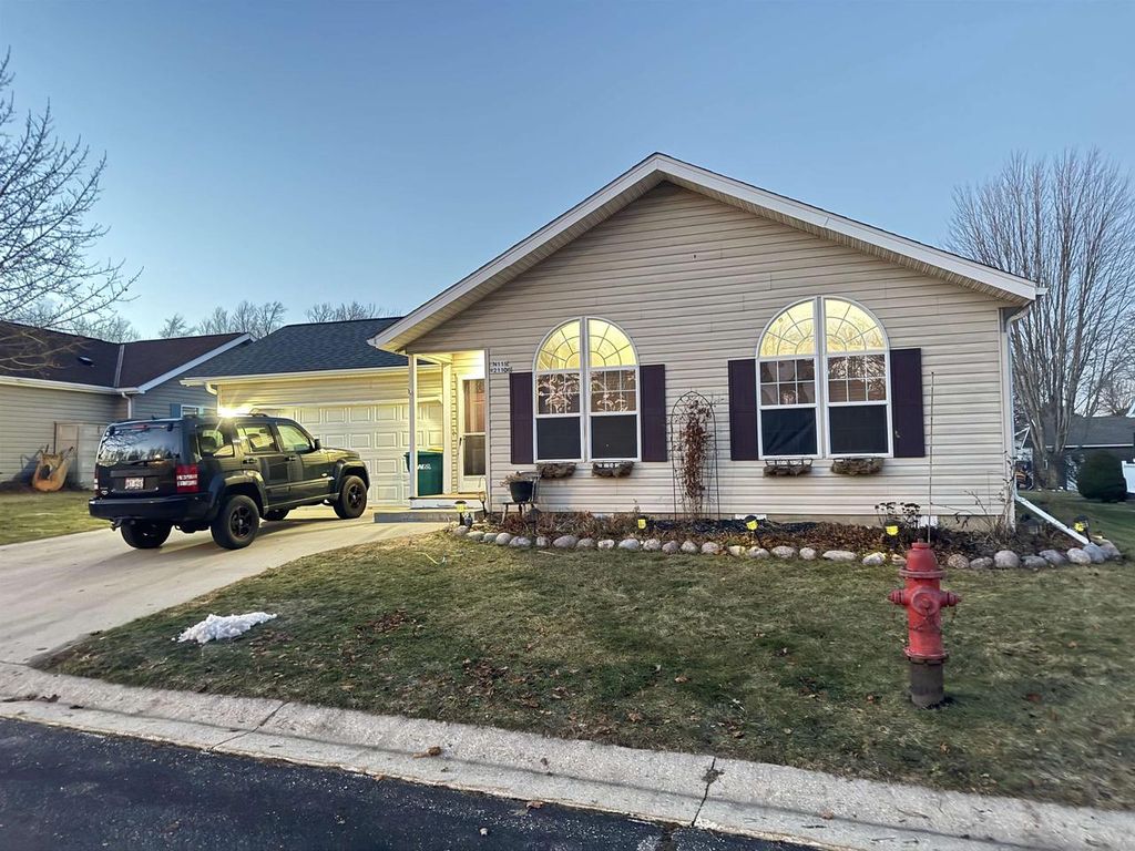 N115W21106 Brookside Circle, Germantown, WI 53022