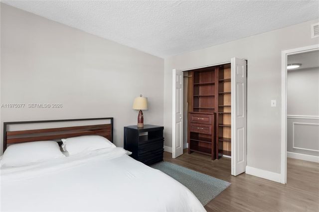 16558 NE 26th Ave 2G, North Miami Beach, FL 33160