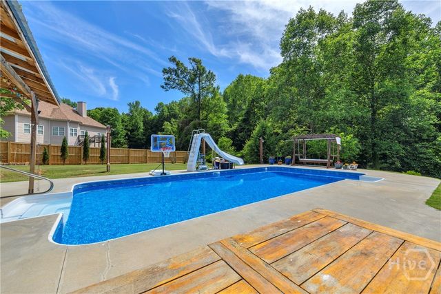 155 Hidden Falls Drive, Hull, GA 30646