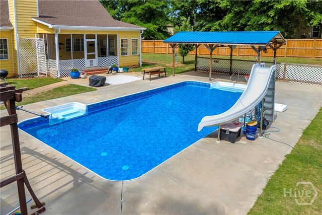 155 Hidden Falls Drive, Hull, GA 30646
