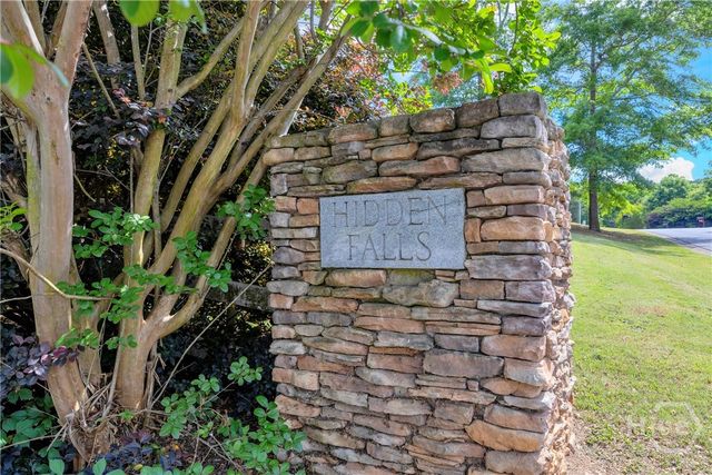 155 Hidden Falls Drive, Hull, GA 30646