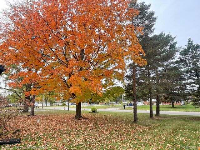 7071 Brittwood Lane, Flint, MI 48507