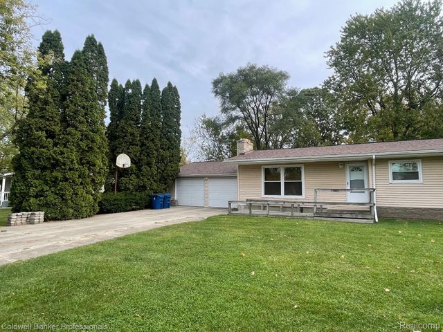 7071 Brittwood Lane, Flint, MI 48507