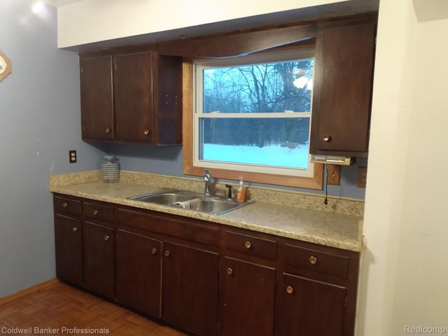 7071 Brittwood Lane, Flint, MI 48507