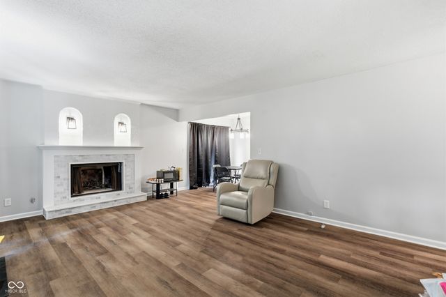 8353 Paso Del Norte Court, Indianapolis, IN 46227