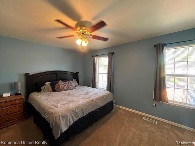 31621 Green Meadow Lane, Warren, MI 48093