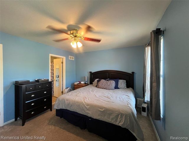 31621 Green Meadow Lane, Warren, MI 48093