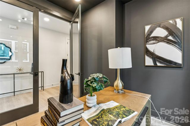 2408 Crestview Drive, Charlotte, NC 28216