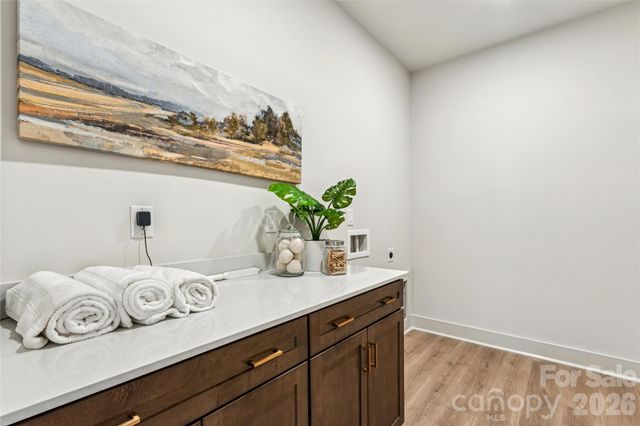 2408 Crestview Drive, Charlotte, NC 28216