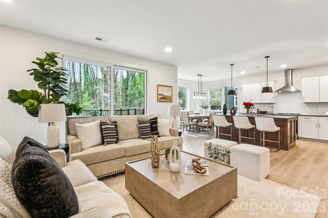 2408 Crestview Drive, Charlotte, NC 28216