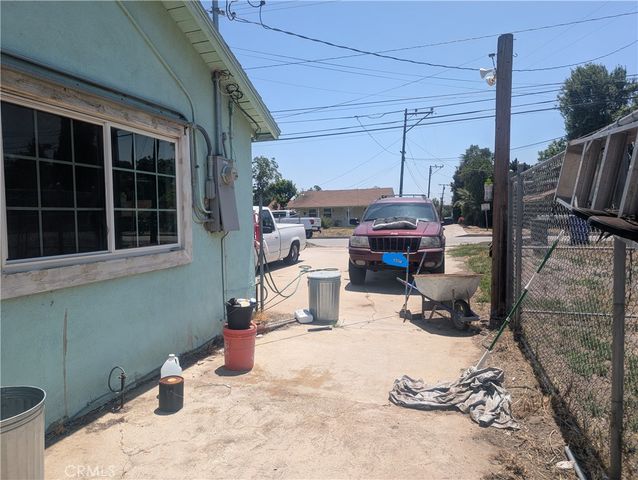 32260 Avenue E, Yucaipa, CA 92399