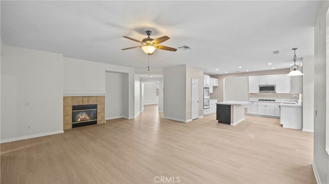 1728 Tamarron, Corona, CA 92883