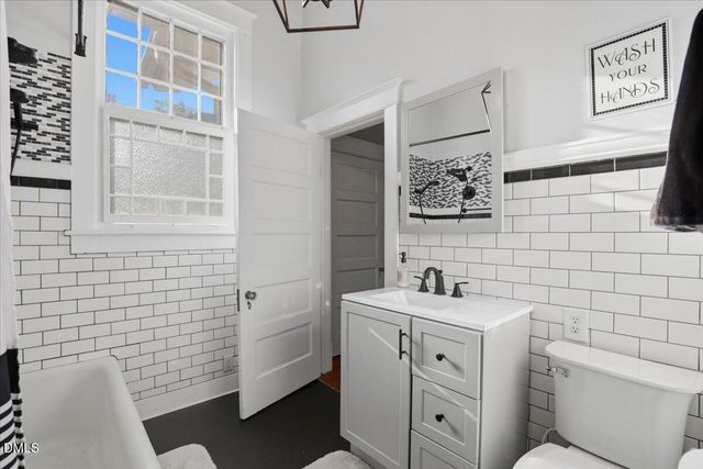 129 E Railroad Street, La Grange, NC 28551