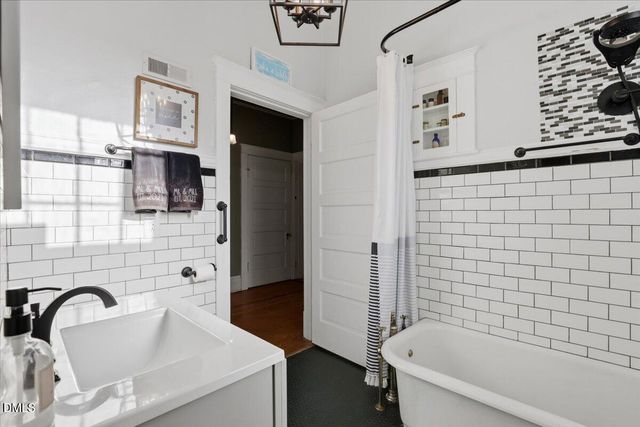 129 E Railroad Street, La Grange, NC 28551