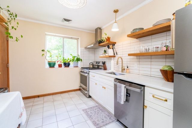25 Bayberry Dr 4, Sharon, MA 02067