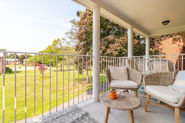 25 Bayberry Dr 4, Sharon, MA 02067