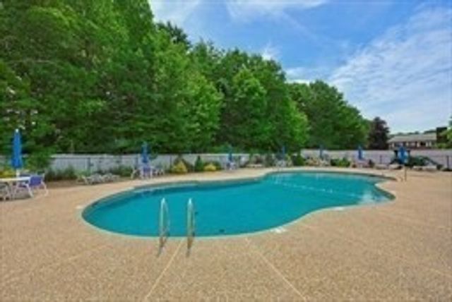 25 Bayberry Dr 4, Sharon, MA 02067