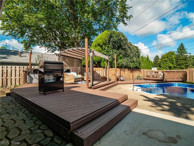 601 Perham Drive, Berea, OH 44017