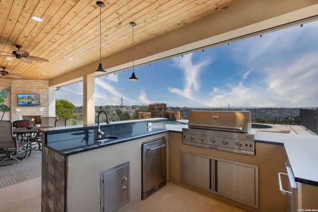 166 Paramount, Kerrville, TX 78028