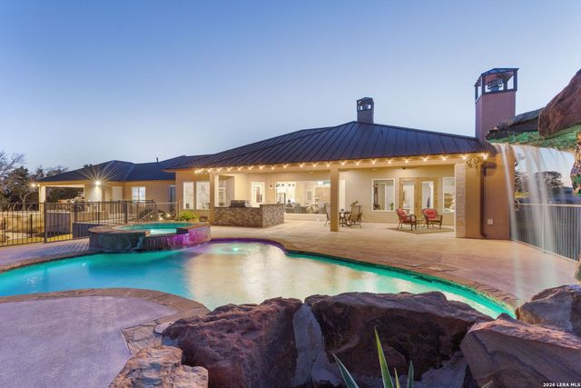 166 Paramount, Kerrville, TX 78028