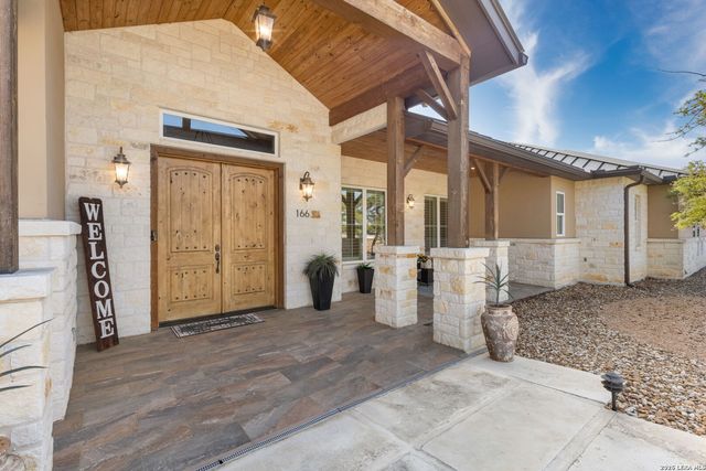 166 Paramount, Kerrville, TX 78028