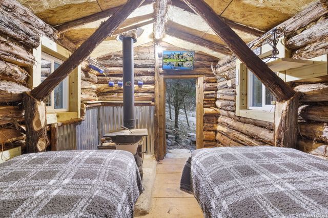 166 Paramount, Kerrville, TX 78028