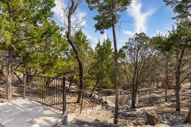 166 Paramount, Kerrville, TX 78028