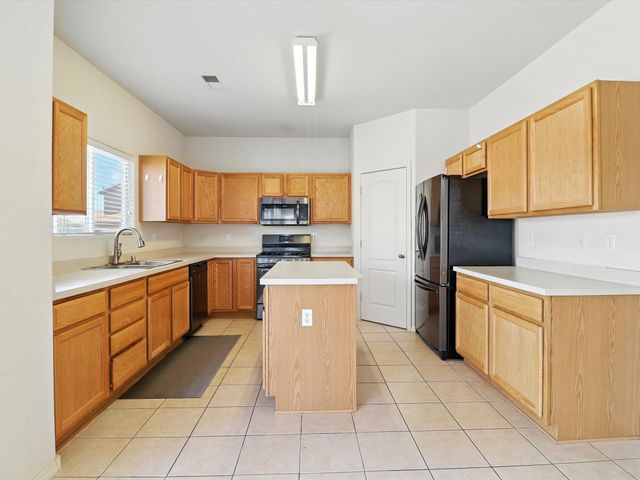 9801 SUN CHASER Trail SW, Albuquerque, NM 87121