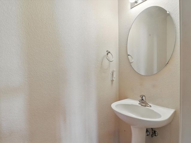 9801 SUN CHASER Trail SW, Albuquerque, NM 87121