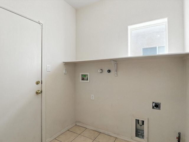 9801 SUN CHASER Trail SW, Albuquerque, NM 87121