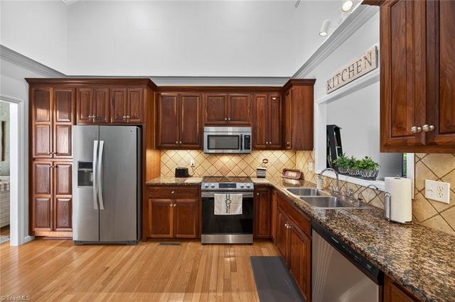 7617 Riverview Knoll Court, Clemmons, NC 27012