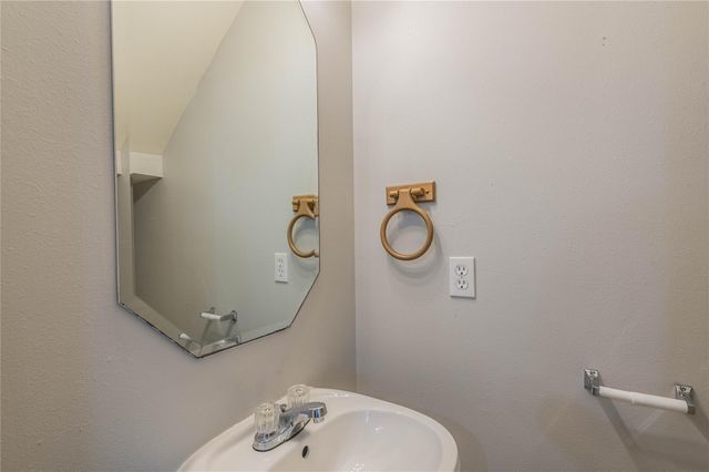 11906 Chetman Drive A, Houston, TX 77065