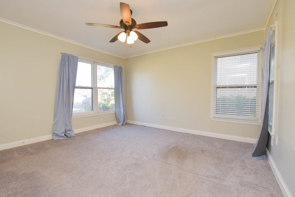 Image 15 of property listing at 2409 W Ave L, San Angelo, TX 76901