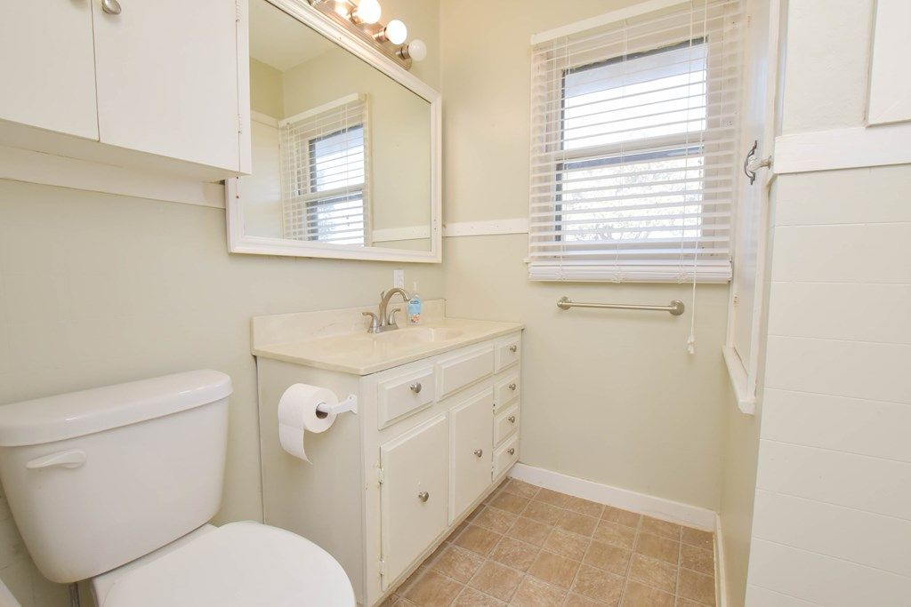 Image 18 of property listing at 2409 W Ave L, San Angelo, TX 76901