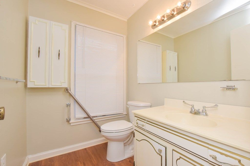 Image 19 of property listing at 2409 W Ave L, San Angelo, TX 76901