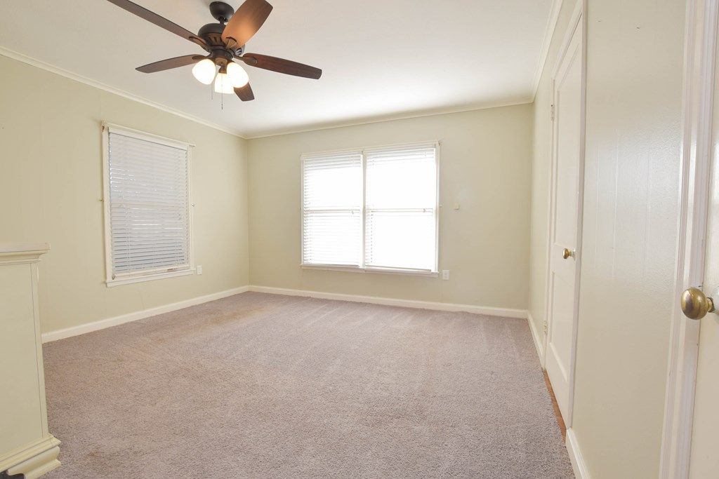 Image 21 of property listing at 2409 W Ave L, San Angelo, TX 76901